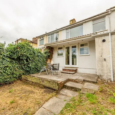 度假居 Big House In Filton Sleeps Up To 8 *