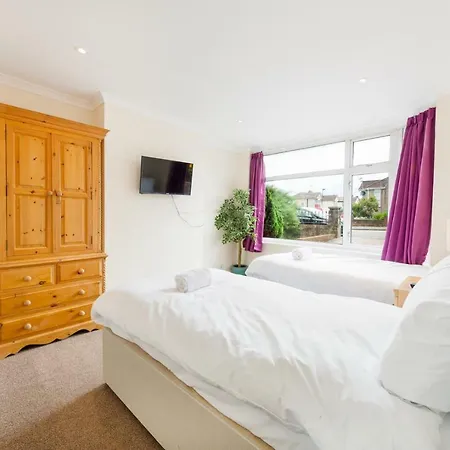 Big House In Filton Sleeps Up To 8 度假居 布里斯托